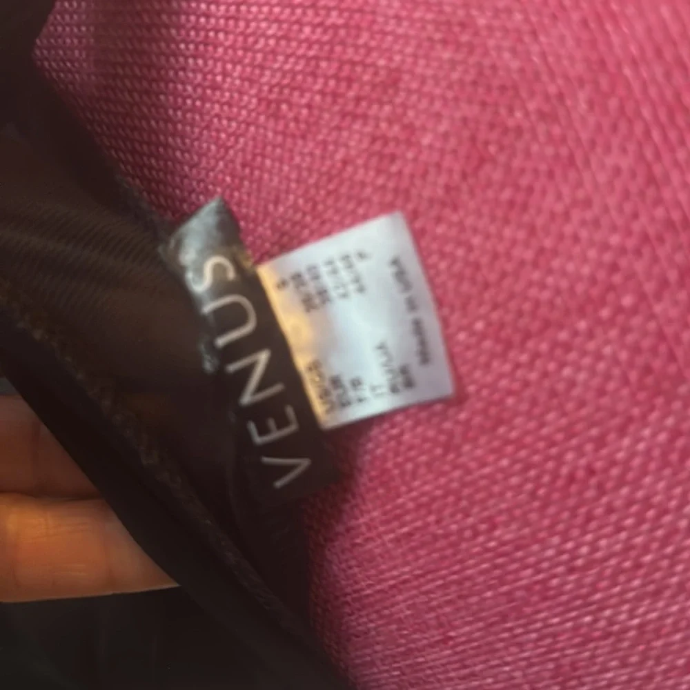 One sleeve dress - Picture 4 of 4